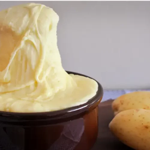 Receita de Aligot purê de dois queijos elástico