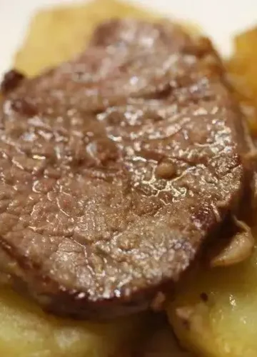 Receita de Bife à cortador com batatas salteadas