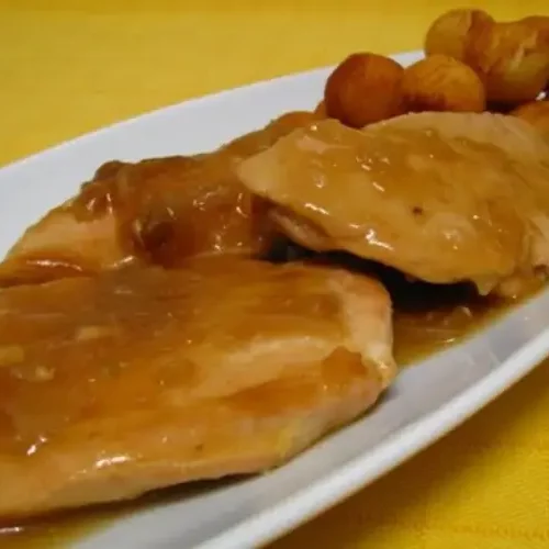 Receita de Bifes de Frango com Sopa de Cebola