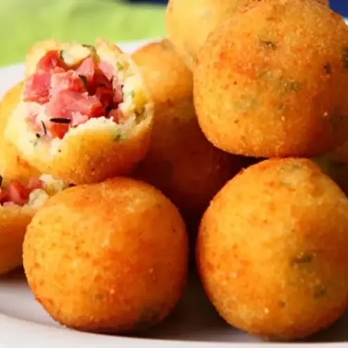 Receita de Bolinho com Calabresa de Minuto