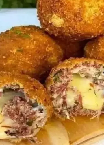 Receita de Bolinho de Carne Seca