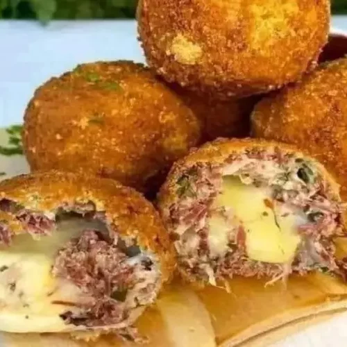 Receita de Bolinho de Carne Seca