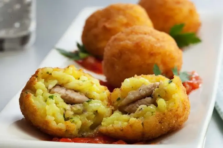 Receita de Bolinho de Risoto com Sardinha - Arancinis