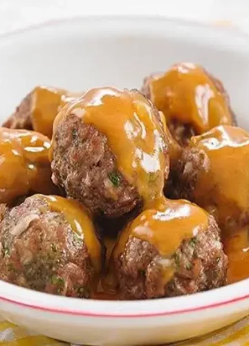 Receita de Bolinho de carne com molho rosé