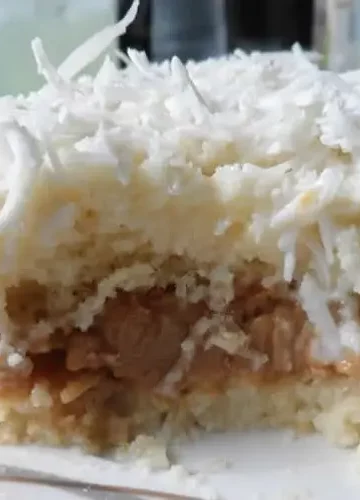 Receita de Bolo Gelado de Coco com Doce de Leite