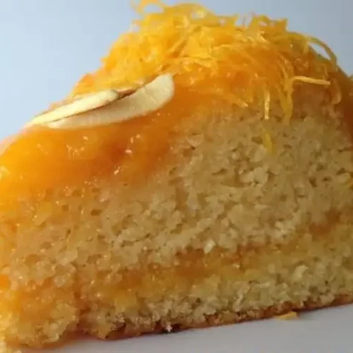 Receita de Bolo de Amêndoa com Ovos Moles