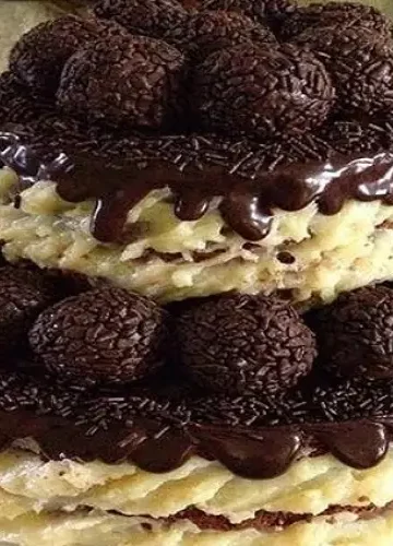 Receita de Bolo de Beijinho e Brigadeiro