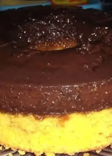 Receita de Bolo de Cenoura com Cobertura de Pudim de Chocolate