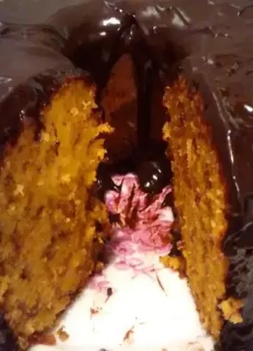 Receita de Bolo de Cenoura com Cobertura de Chocolate