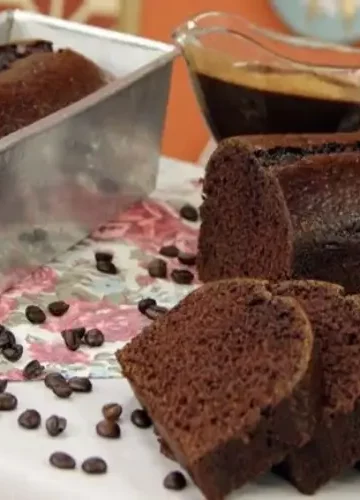 Receita de Bolo de Chocolate e Café com Calda de Capuccino