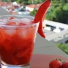 Receita de Caipirinha de Morango e Pimenta