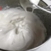 Receita de Bater Claras em Neve com água de grão de bico