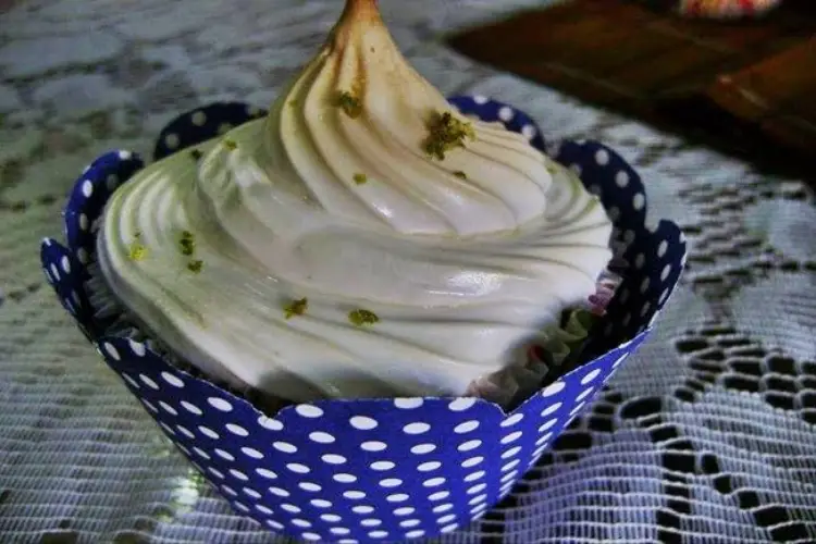 Cupcake de limão com Merengue