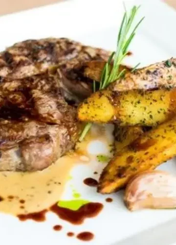 Receita de Entrecôte com molho sherry shallot ou batata rústica ao molho de mostarda