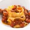 Receita de Macarrão Pappardelle com Cogumelo Porcini e Linguiça