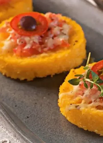 Receita de Mini pizza de polenta