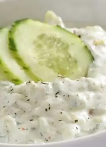 Receita de Molho de Iogurte e Pepino Tzatziki