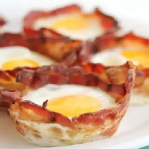 Receita de Ovos No Copo de Bacon