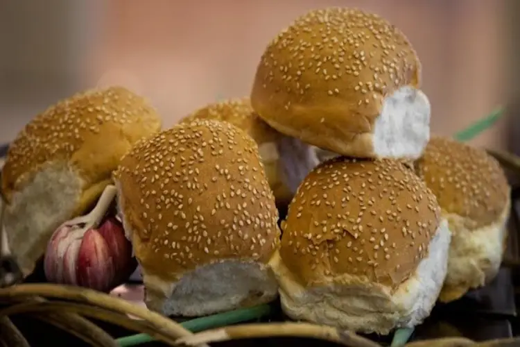 Receita de Pão de hambúrguer com gergelim