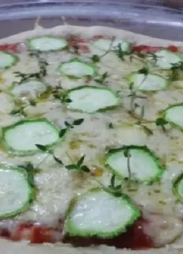 Receita de Pizza de abobrinha e Mozzarella