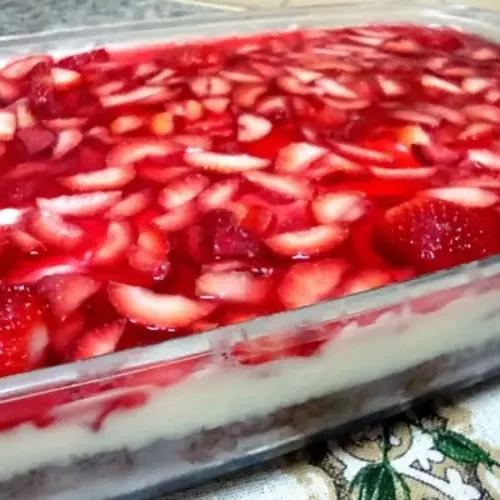 Receita de Torta Gelada de Morango