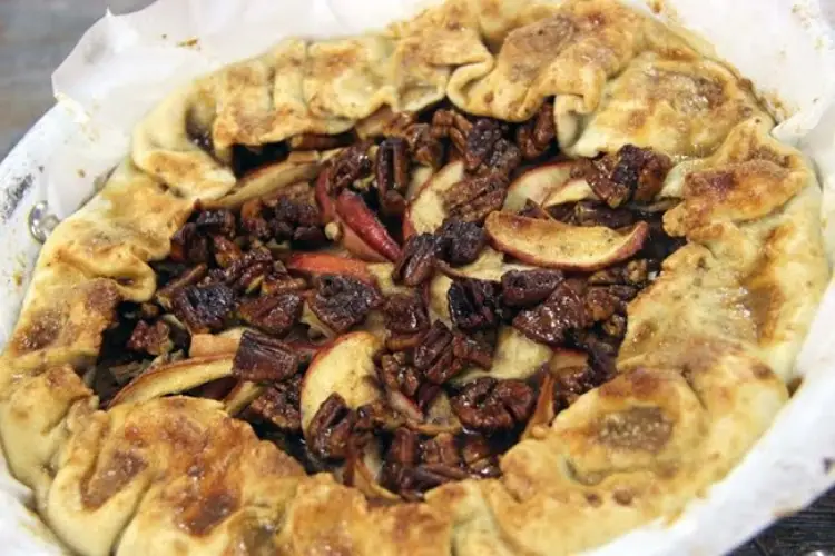 Receita de Torta de Maçã com Nozes Pecan