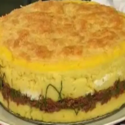 Receita de Torta de Polenta com Carne Seca e Couve