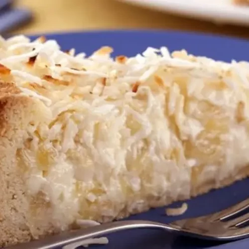 Receita de Torta de abacaxi cremosa com coco