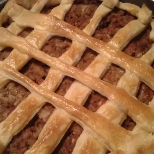 Torta de carne com massa folhada