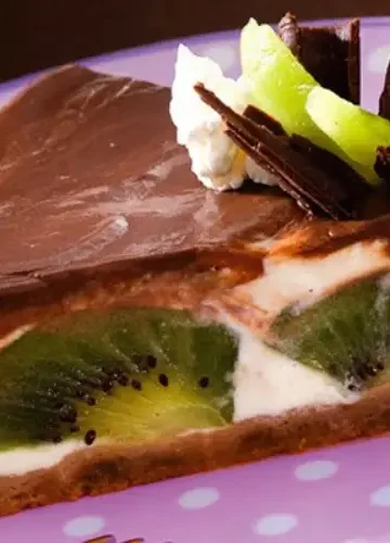 Receita de Torta de chocolate com kiwi