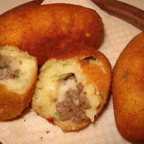 Receita de Bolinho de Mandioca com Carne