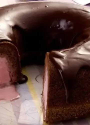 Receita de Bolo de Chocolate com Recheio de Sorvete