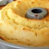 Receita de Bolo de Iogurte Simples, aprenda como fazer essa delicia simples, e simples, uma delicia com gostinho de iogurte, anote e prepare essa delicia.