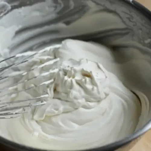 Receita de Chantilly sem creme de leite fresco