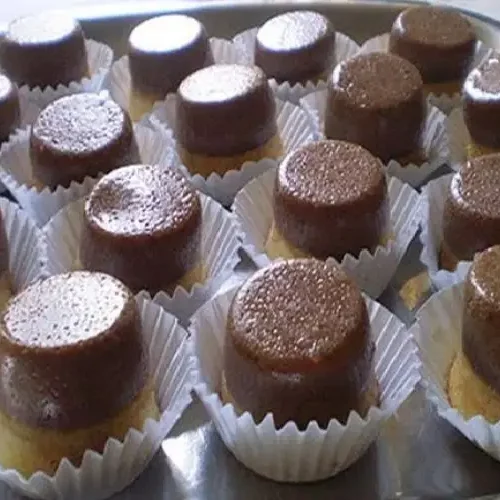 Receita de Mini Bolo Pudim de Morango com Chocolate