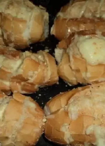 Receita de Pão Assado com Creme de Alho