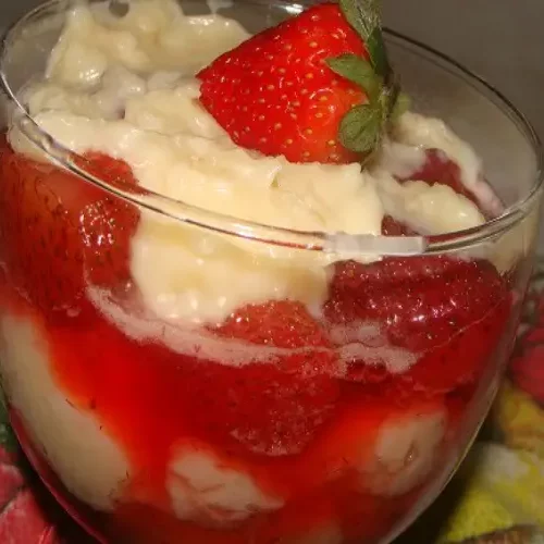 Receita de Pavê de Beijinho com Morango