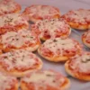 Receita de Mini Pizzas Cremosas