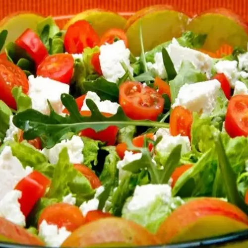 Receita de Salada de Alface com Laranja, Feijão e Queijo Feta